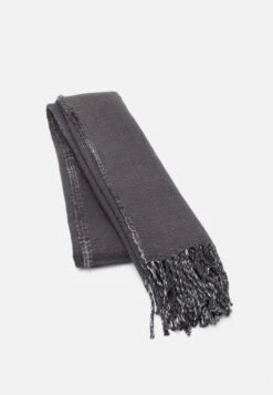 Pier One -Pier One 85ff78090f6f4aca97ef6c4db14c8003