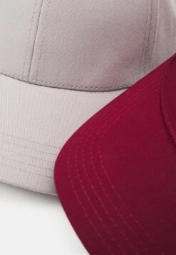 Pier One UNISEX 2 PACK - Cap - Light Grey/berry 9 Pier One UNISEX 2 PACK - Cap - Light Grey/berry -Pier One db52e4bec20b4e21a2d423baba99be86