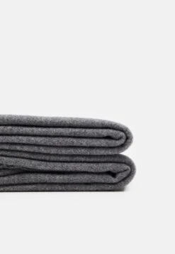 Pier One UNISEX - Schal - Grey 8 Pier One UNISEX - Schal - Grey -Pier One ec5527395bf74ce5a255f492061affa7